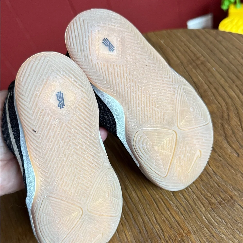 Nike Kids Black and Cream Sneakers